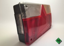fanale-posteriore-dx-con-triangolo-luce-targa-2